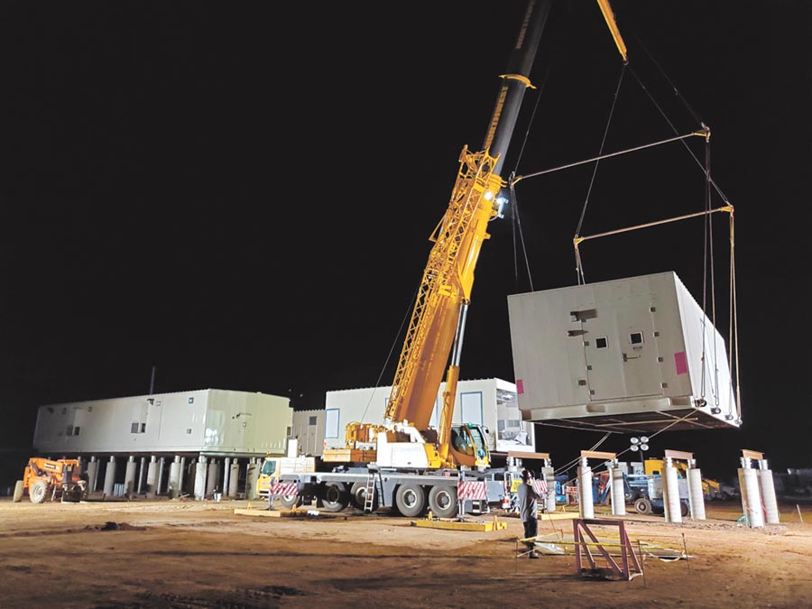 東元系統(tǒng)化設(shè)備e-house（預(yù)裝式電器間），在美國(guó)漂亮出擊。圖／東元提供