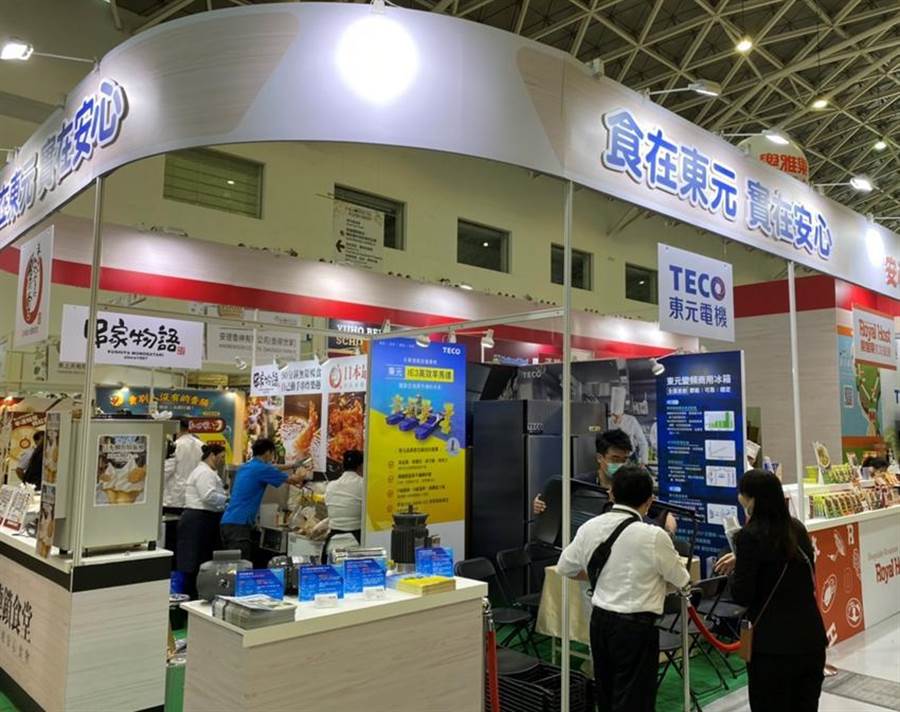 （東元首度以馬達(dá)及變頻商用冰箱，與東元集團(tuán)餐飲事業(yè)攜手參加2020高雄國(guó)際食品展，也展出多種應(yīng)用于食品機(jī)械設(shè)備的不鏽鋼馬達(dá)、鑄鐵殼馬達(dá)及單相鐵板殼馬達(dá)。圖／東元集團(tuán)提供）&#xD;&#xA;
