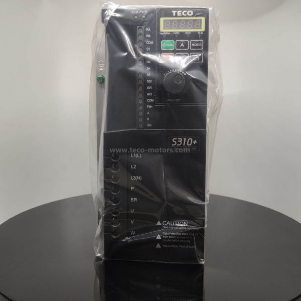 S310+-403-H3BCD  2.2KW變頻器照片.jpg